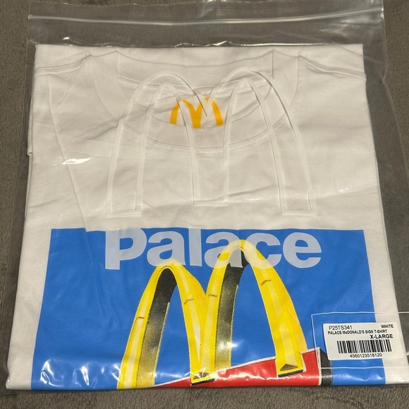 Palace White Graphic T-Shirt​ - Picture 2 of 4
